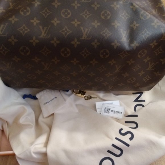 Louis Vuitton M41106 Speedy 40 in monogram -- brand new - Picture 6 of 10